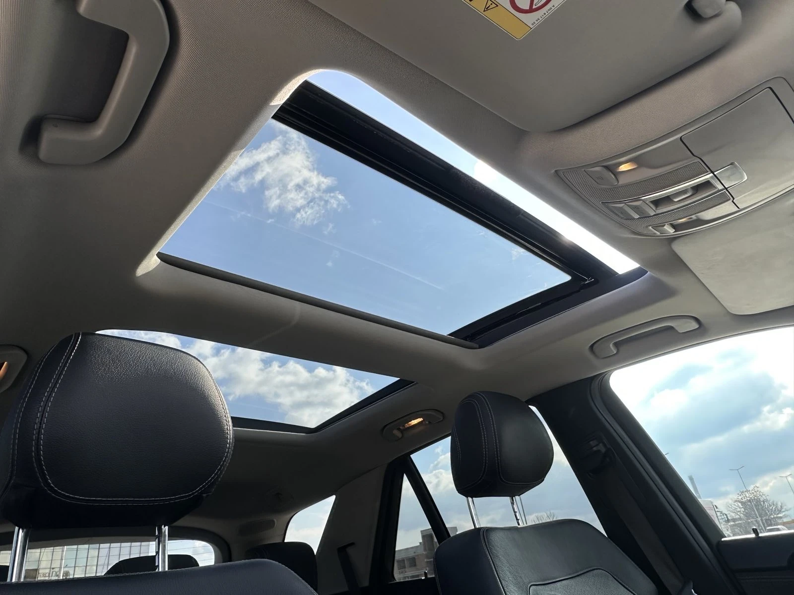 Mercedes-Benz ML 350 AMG * Bluetec* Панорама* Ел. багажник* Камера, снимка 6 - Автомобили и джипове - 53751333