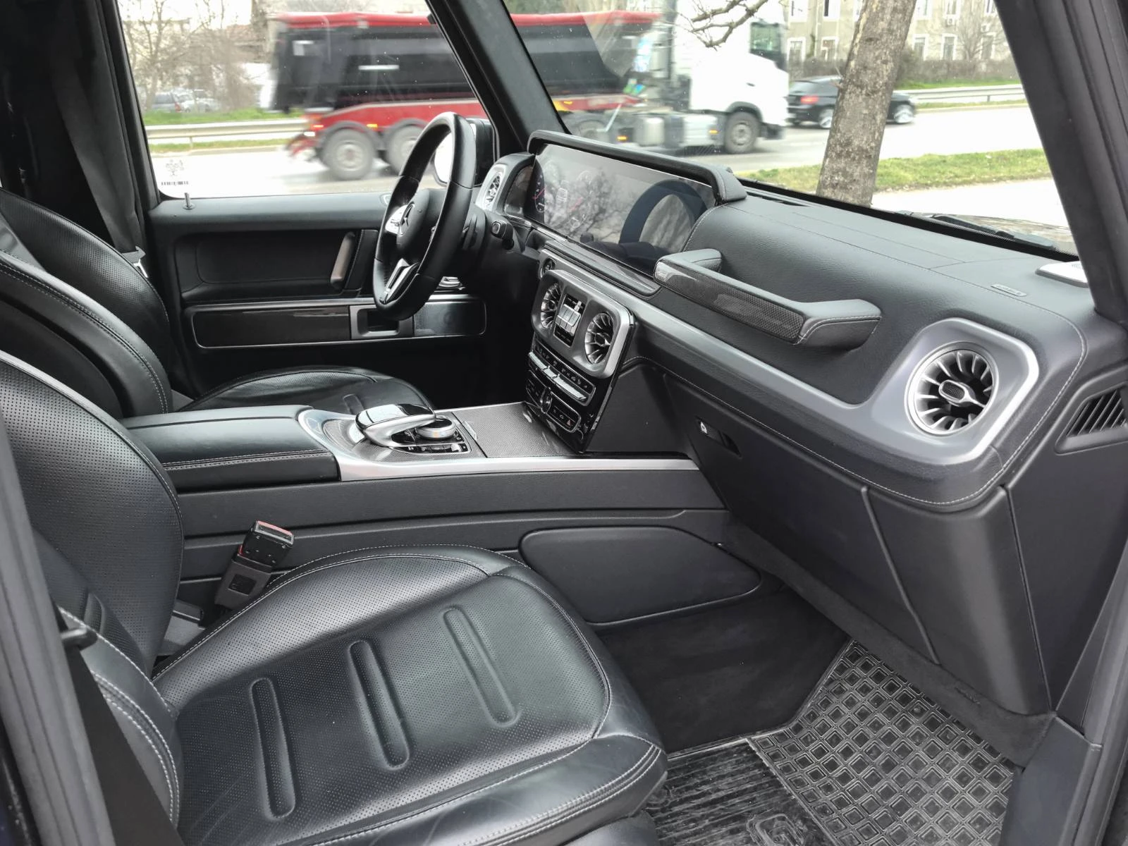 Mercedes-Benz G 500 55 AMG 63 2025 PACK , снимка 11 - Автомобили и джипове - 53976323