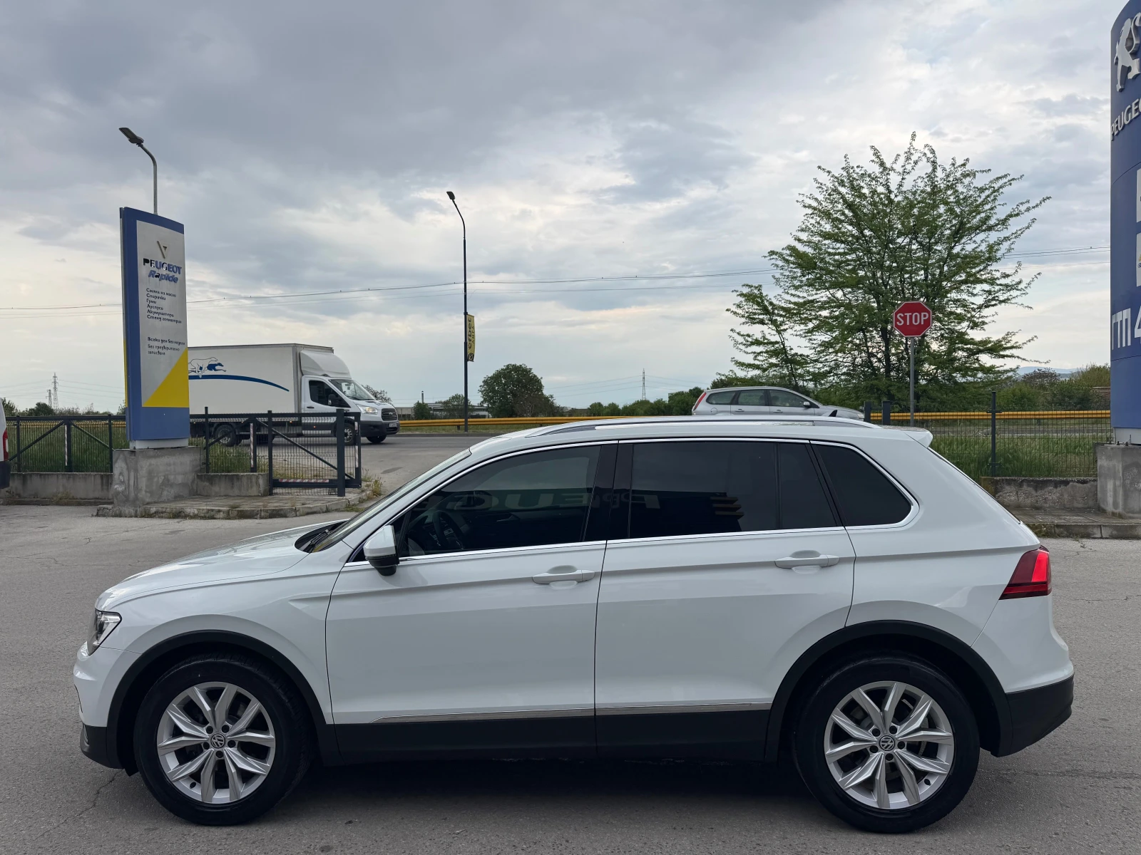 VW Tiguan 2.0D 150kc, снимка 2 - Автомобили и джипове - 54360182
