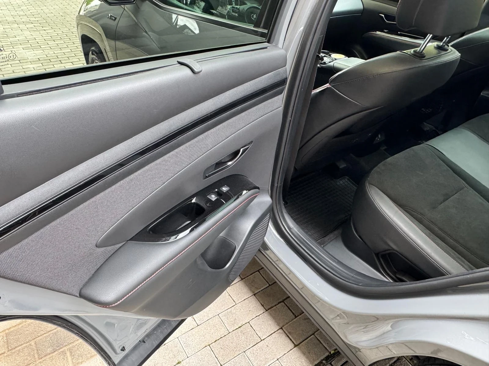 Hyundai Tucson, снимка 11 - Автомобили и джипове - 54379390