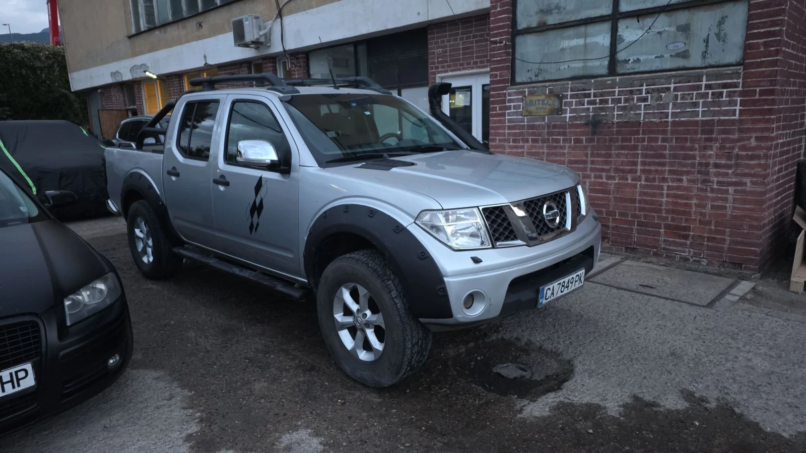 Nissan Navara 2.5 dCi, снимка 6 - Автомобили и джипове - 56510069