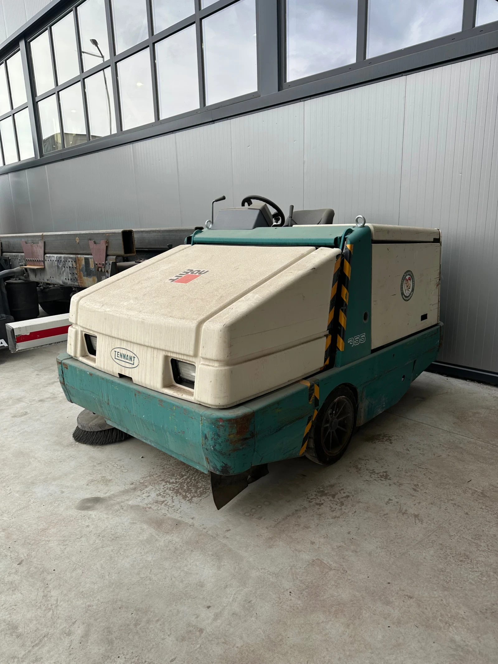 Автокран Друга марка T55 почистваща машина , снимка 2 - Индустриална техника - 53955742