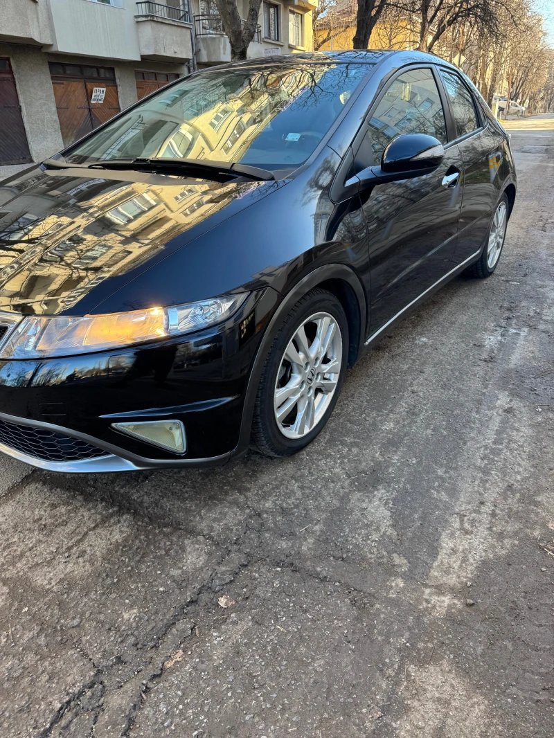 Honda Civic 1.8 / EXECUTIVE /* FACELIFT* / БЕЗ РЪЖДА , снимка 3 - Автомобили и джипове - 48382047