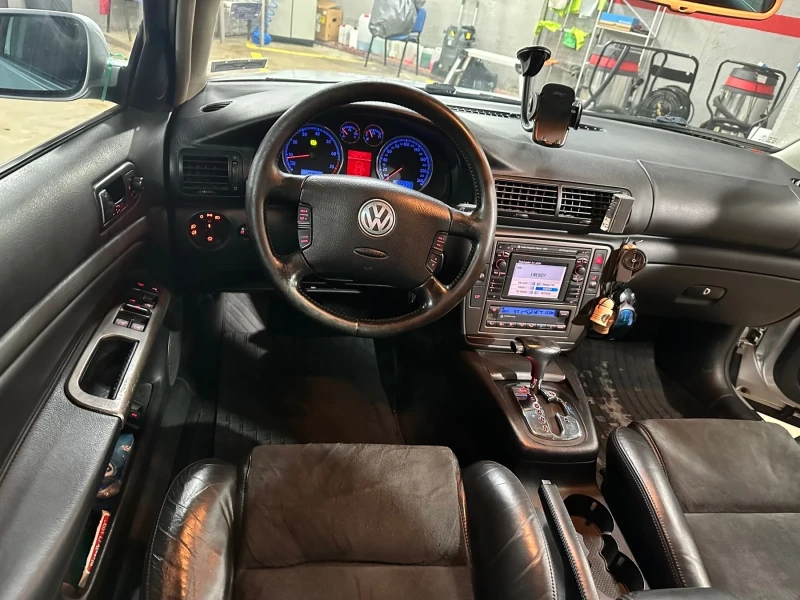 VW Passat Комби, снимка 3 - Автомобили и джипове - 48783168