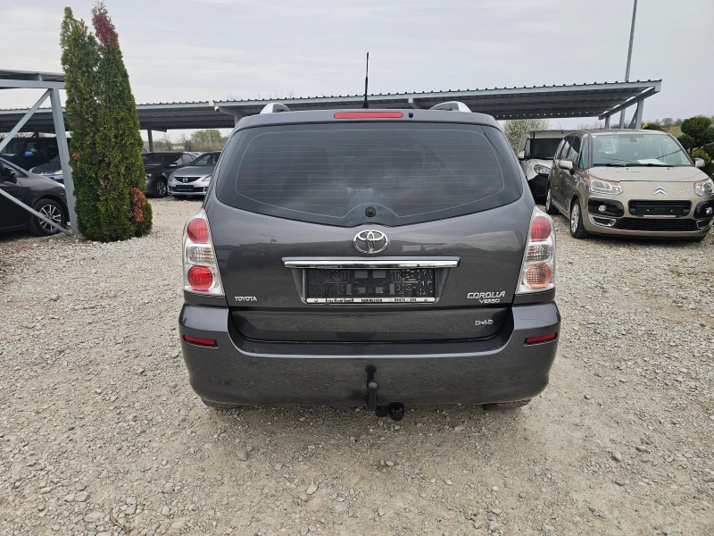 Toyota Corolla verso 2.2 D-4D 136кс! !КЛИМАТРОНИК, снимка 4 - Автомобили и джипове - 49553619