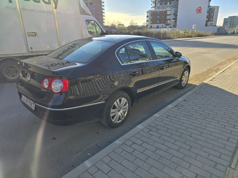 VW Passat 2.0TDI, снимка 4 - Автомобили и джипове - 49587341