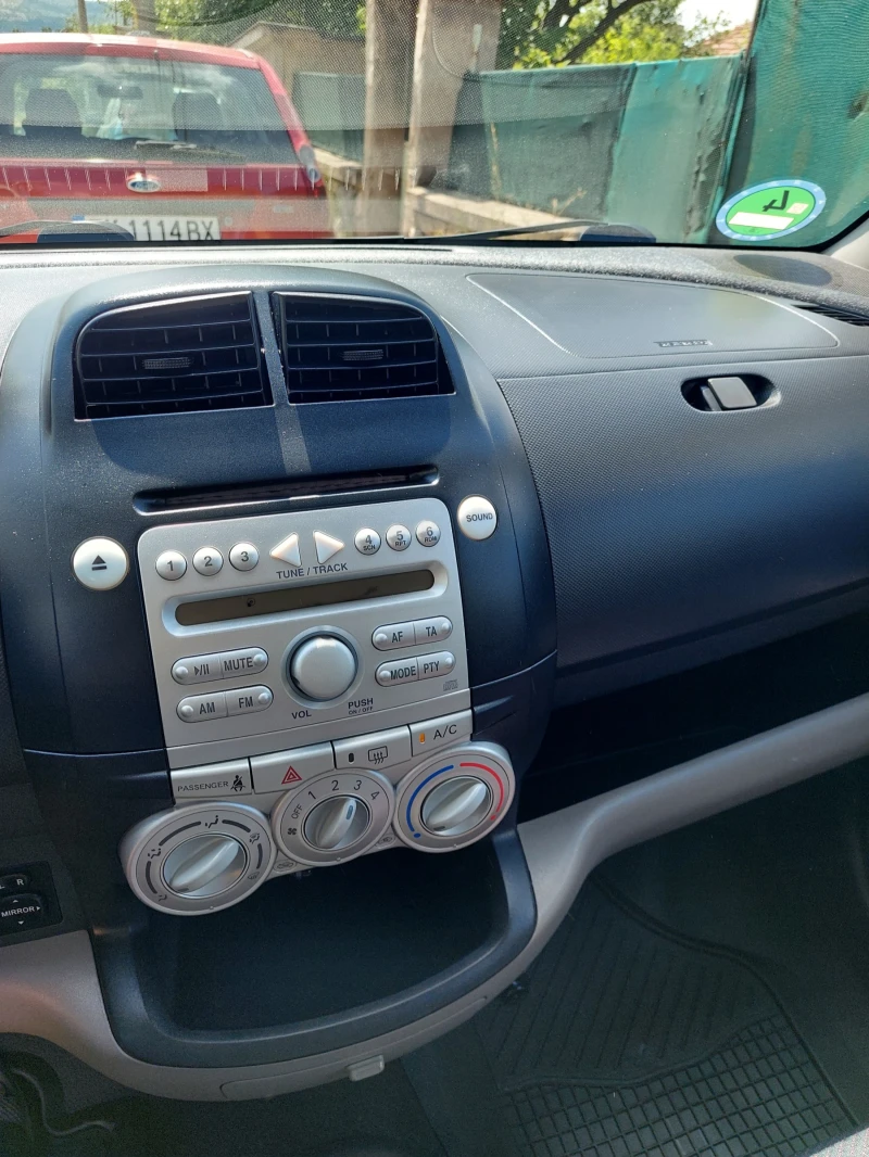 Daihatsu Sirion 1.3i, снимка 6 - Автомобили и джипове - 51044299