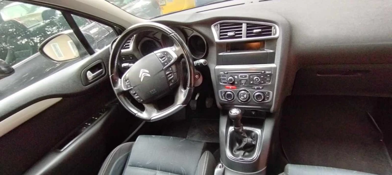 Citroen C4 1.6I, снимка 7 - Автомобили и джипове - 52470335