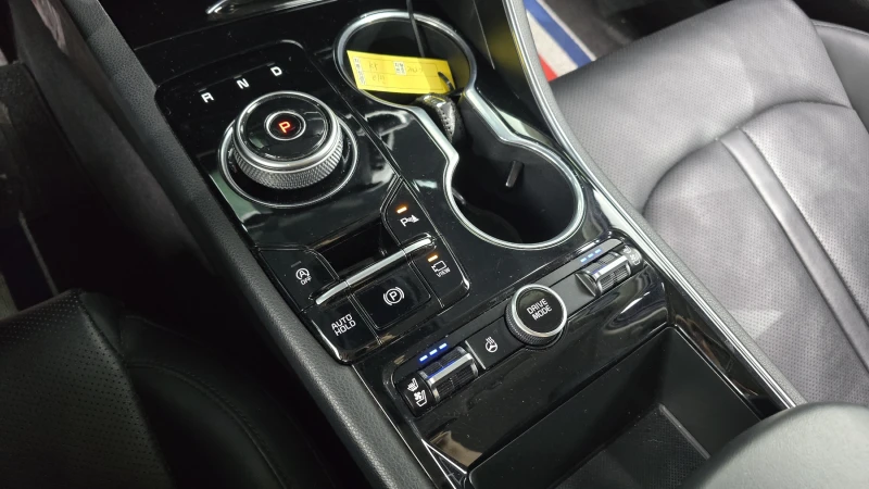 Kia K5 2.0 NOBLESSE, снимка 8 - Автомобили и джипове - 52559469