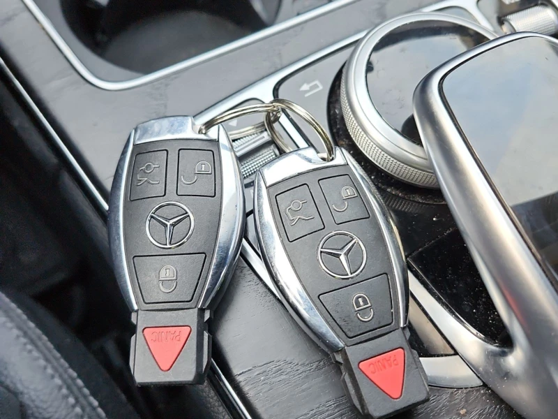 Mercedes-Benz C 300 С РЕГИСТРАЦИЯ & АВТО КРЕДИТ, снимка 14 - Автомобили и джипове - 53263291