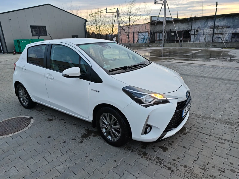 Toyota Yaris 1, 5 Hybrid, снимка 3 - Автомобили и джипове - 53541426
