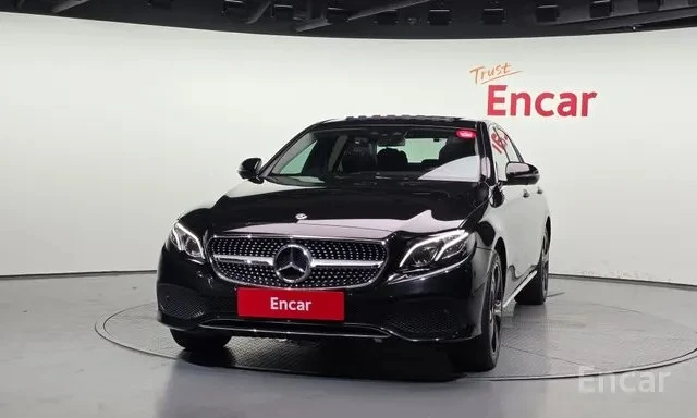 Mercedes-Benz E 300 E300 4MATIC Avantgarde | 360  Камера | HUD | , снимка 3 - Автомобили и джипове - 55564182