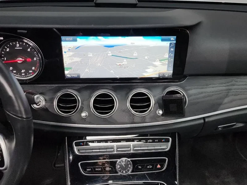 Mercedes-Benz E 200 D Avantgarde, снимка 14 - Автомобили и джипове - 55952413