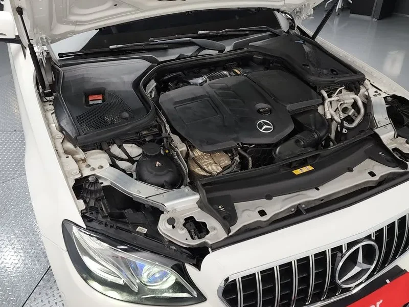Mercedes-Benz E 200 D Avantgarde, снимка 6 - Автомобили и джипове - 55952413