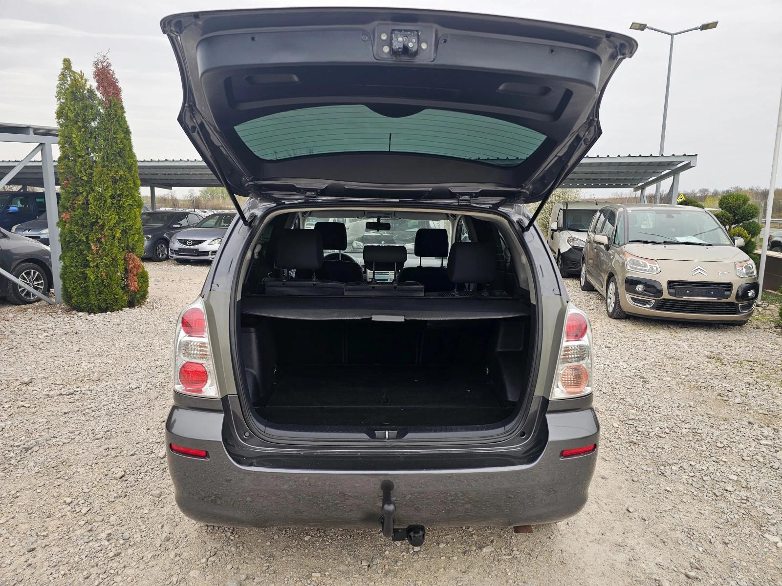 Toyota Corolla verso 2.2 D-4D 136кс! !КЛИМАТРОНИК | Mobile.bg — изображение 15