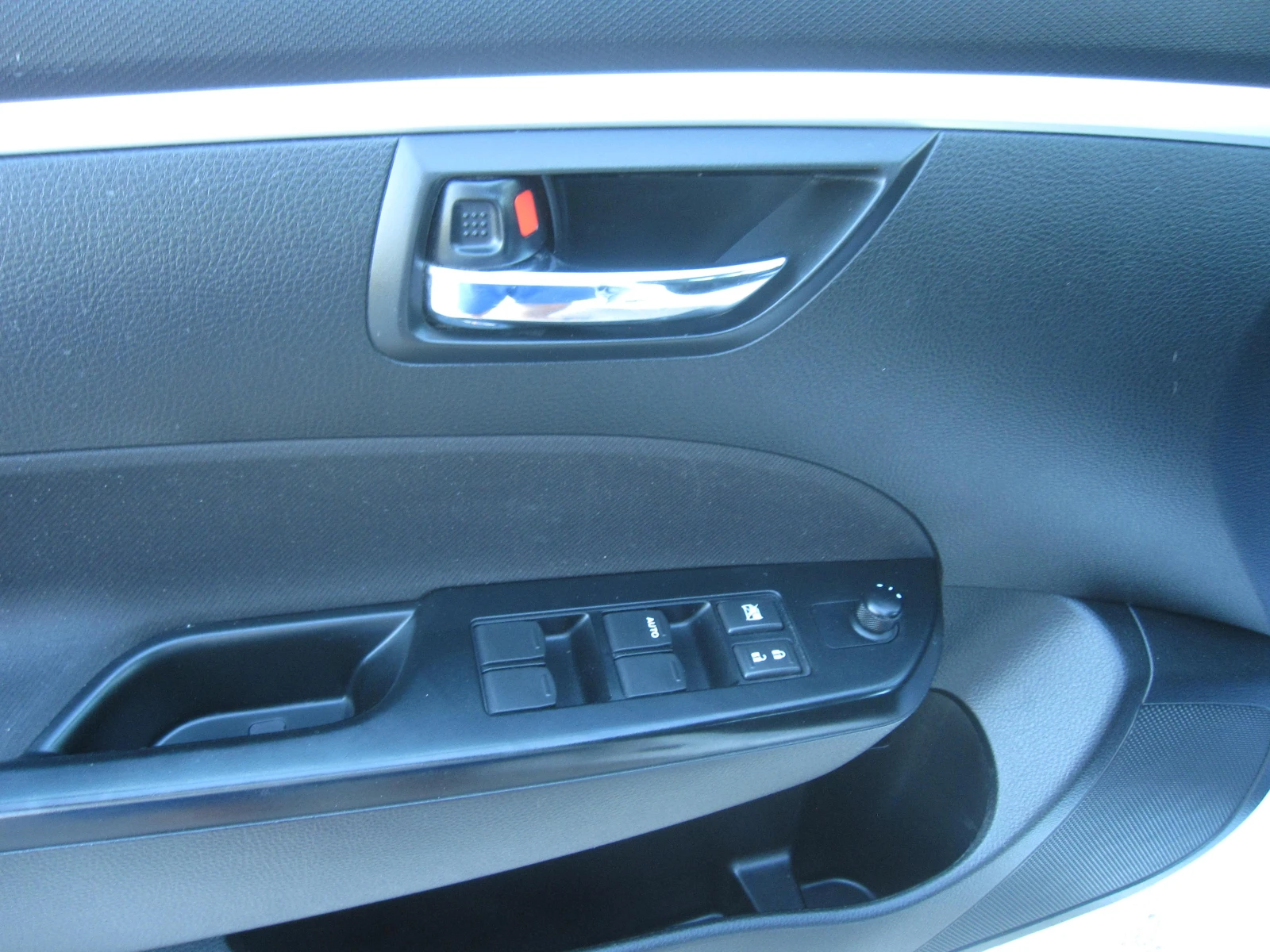 Suzuki Swift 1, 3-Navi, LED, Климкатроник - изображение 7