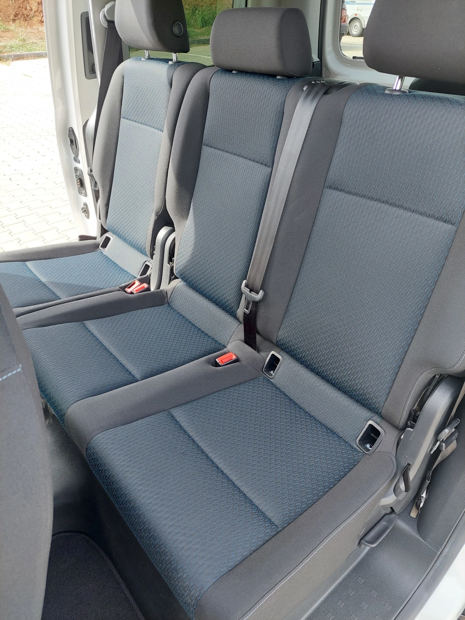 VW Caddy, снимка 13 - Автомобили и джипове - 53210297