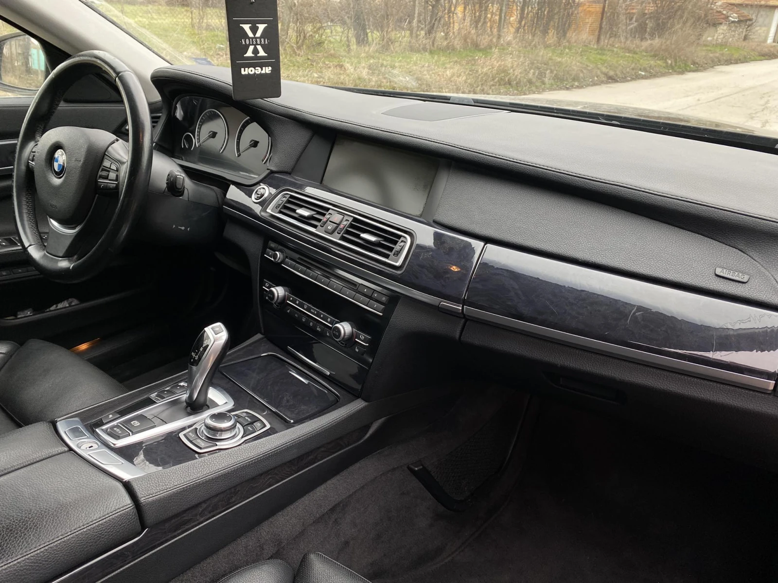 BMW 750 F02 LONG 4.4 408 hp, снимка 11 - Автомобили и джипове - 53904954