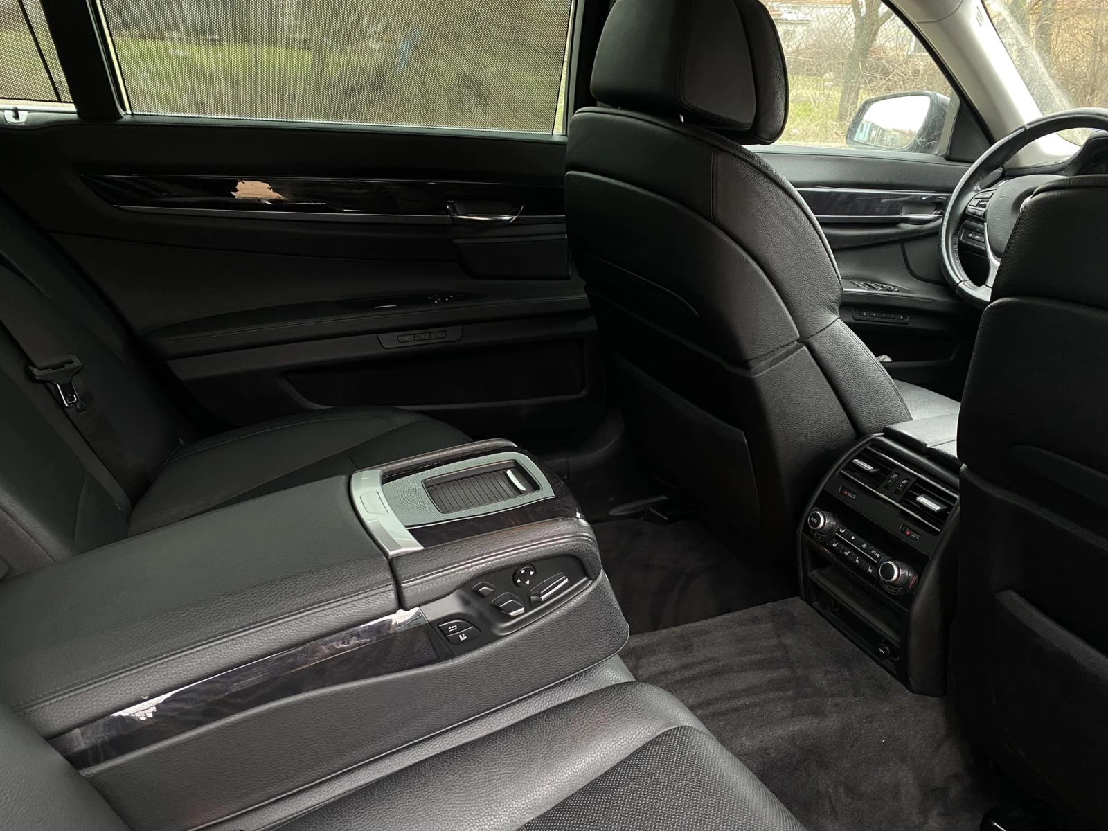 BMW 750 F02 LONG 4.4 408 hp, снимка 14 - Автомобили и джипове - 53904954