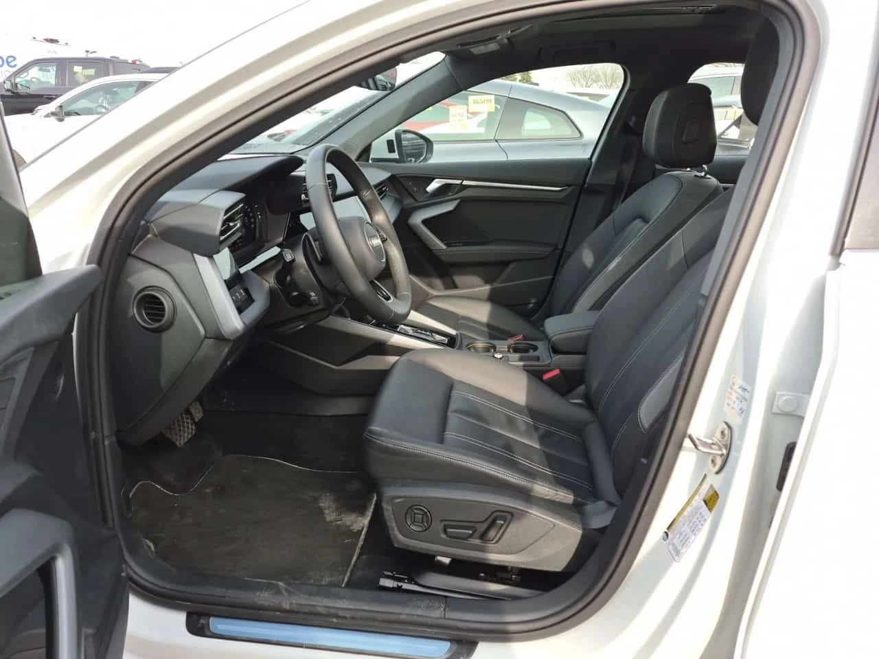 Audi A3 * PROGRESSIV* ПАНОРАМА* ДВА КЛЮЧА* , снимка 8 - Автомобили и джипове - 53997487