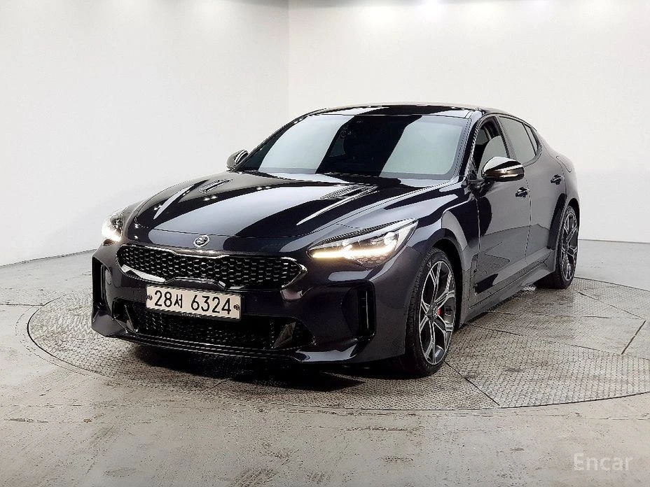 Kia Stinger PLATINUM* ПОДГРЕВ* ОБДУХВАНЕ* 360КАМЕРА* КЕЙЛЕС* 