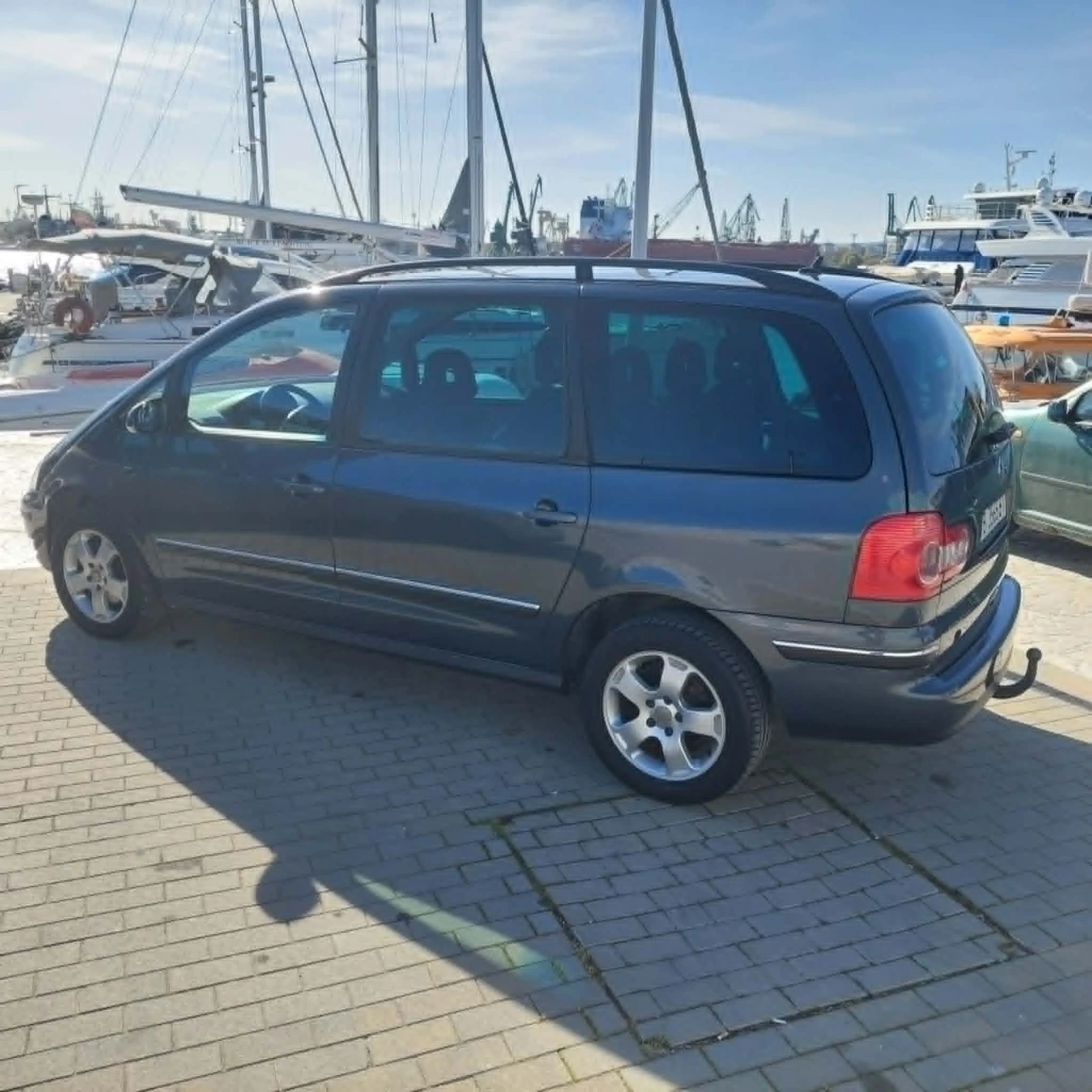 VW Sharan 1.9 TDI, снимка 3 - Автомобили и джипове - 54358232
