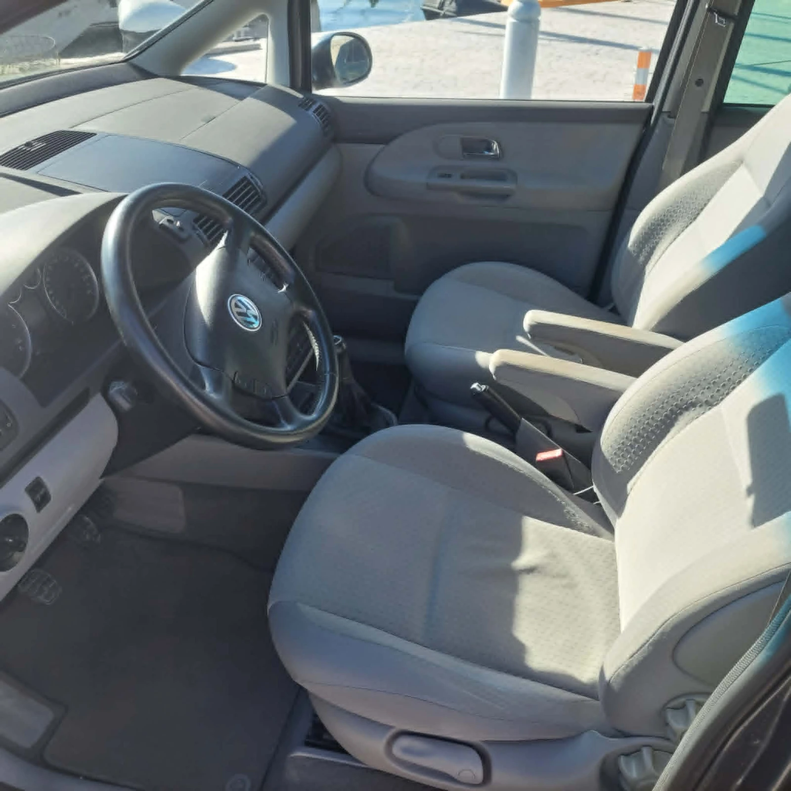 VW Sharan 1.9 TDI, снимка 6 - Автомобили и джипове - 54358232