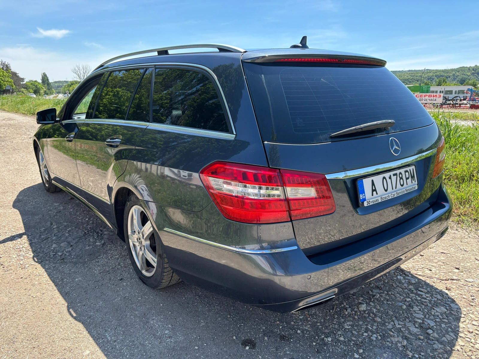 Mercedes-Benz E 220 CDI Avantgarde 6 Скорости, снимка 3 - Автомобили и джипове - 54592822