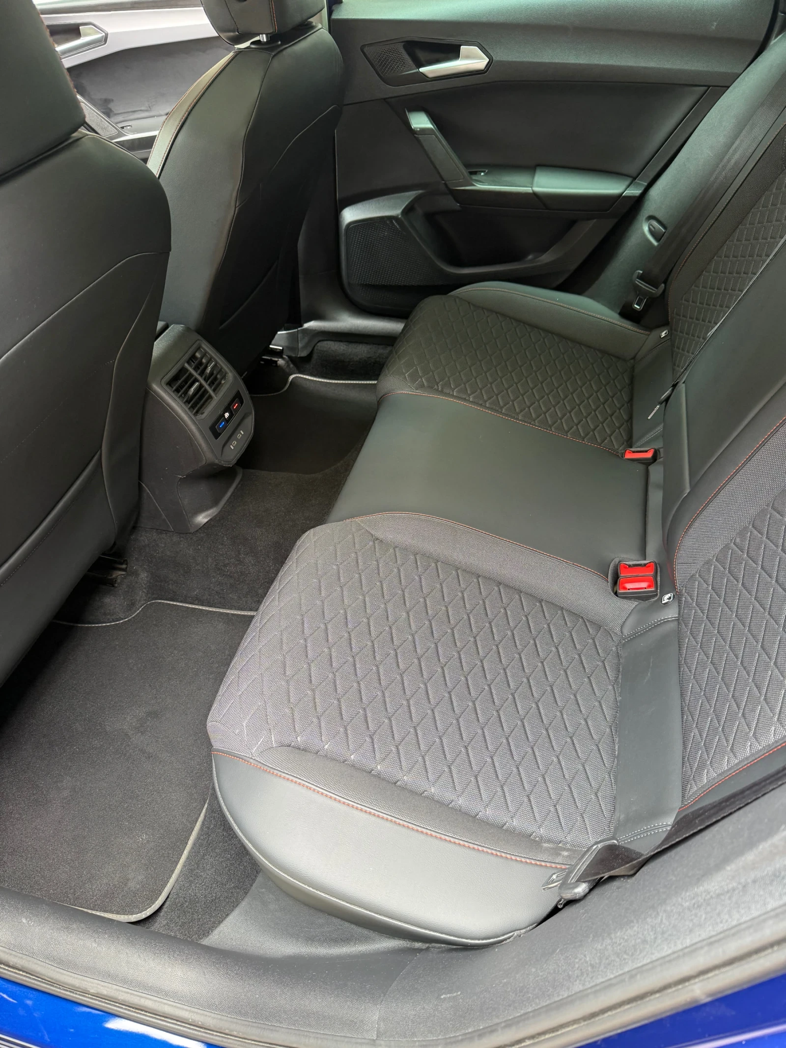 Seat Leon 2.0d DSG Fr, снимка 12 - Автомобили и джипове - 54742049