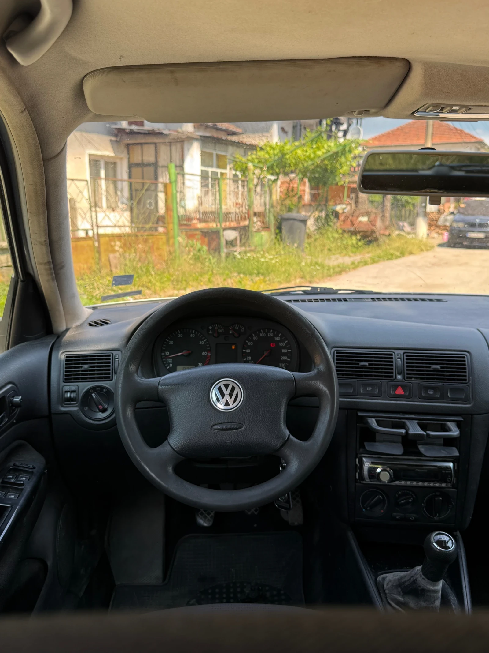 VW Golf 1.4i 16v, снимка 9 - Автомобили и джипове - 54863986