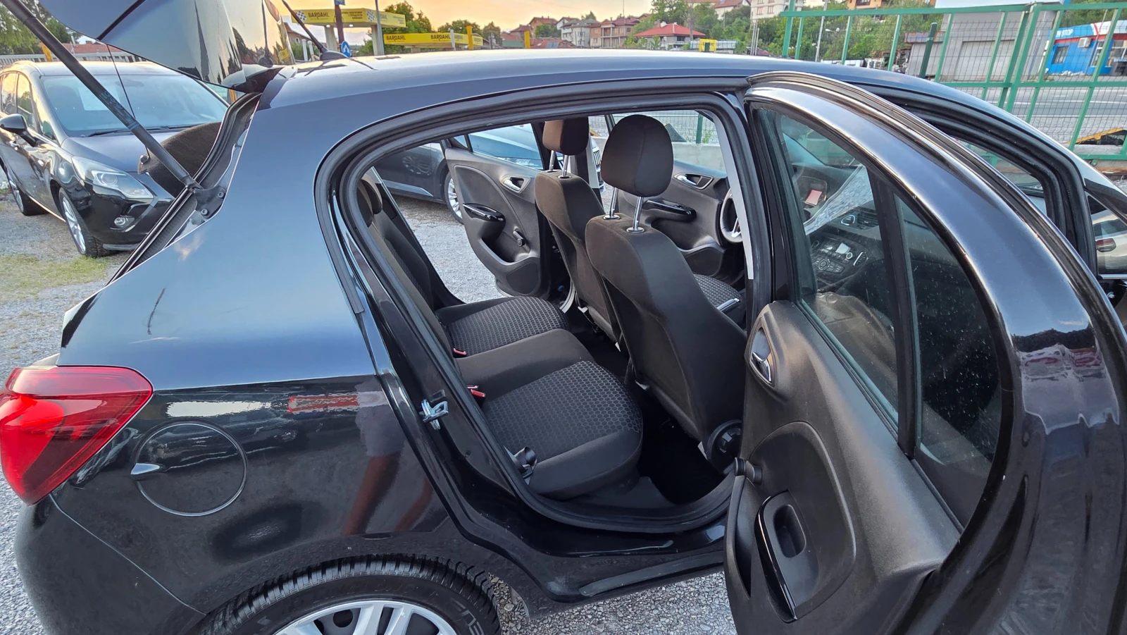 Opel Corsa 1.4i GPL, снимка 13 - Автомобили и джипове - 54972271