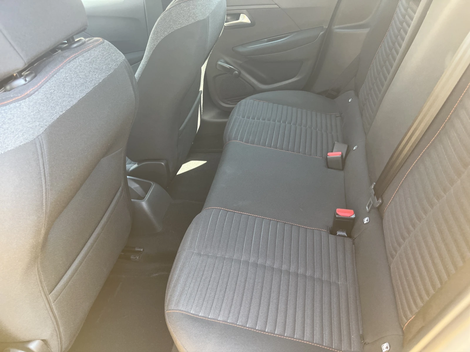 Peugeot 208, снимка 10 - Автомобили и джипове - 55404640