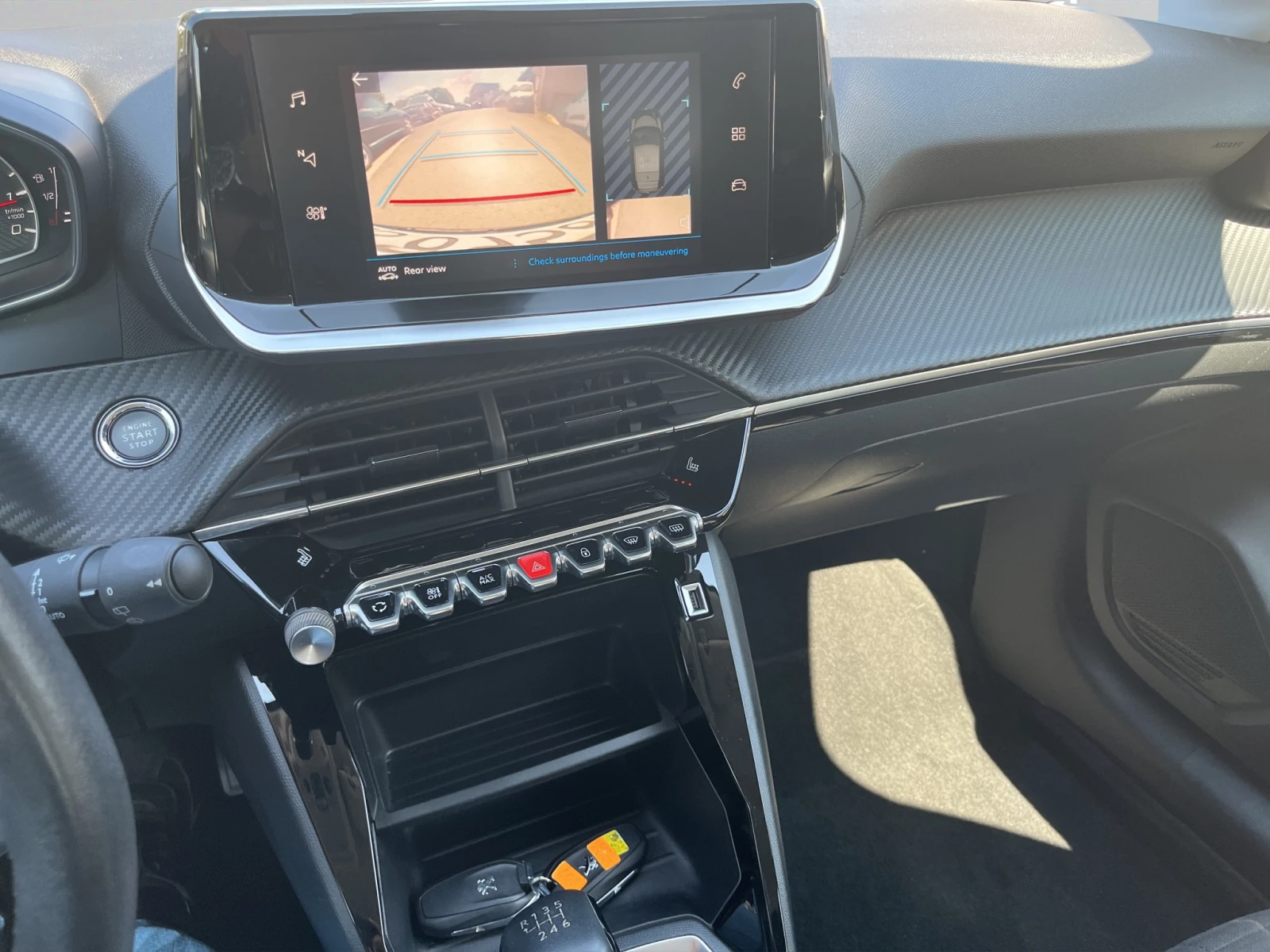 Peugeot 208, снимка 13 - Автомобили и джипове - 55404640