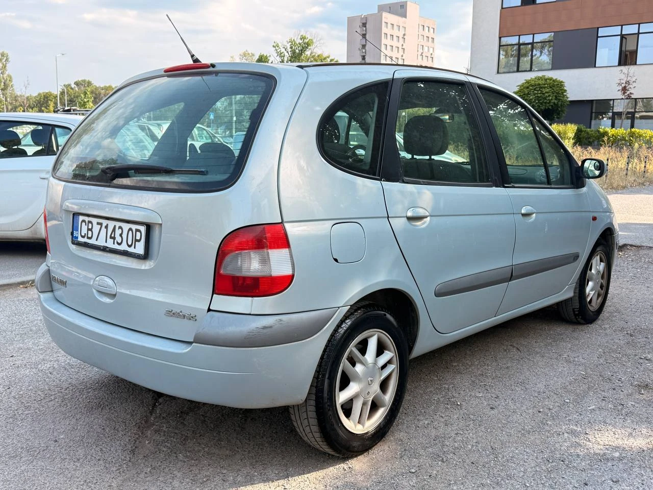 Renault Scenic 1.6i, снимка 4 - Автомобили и джипове - 55656108