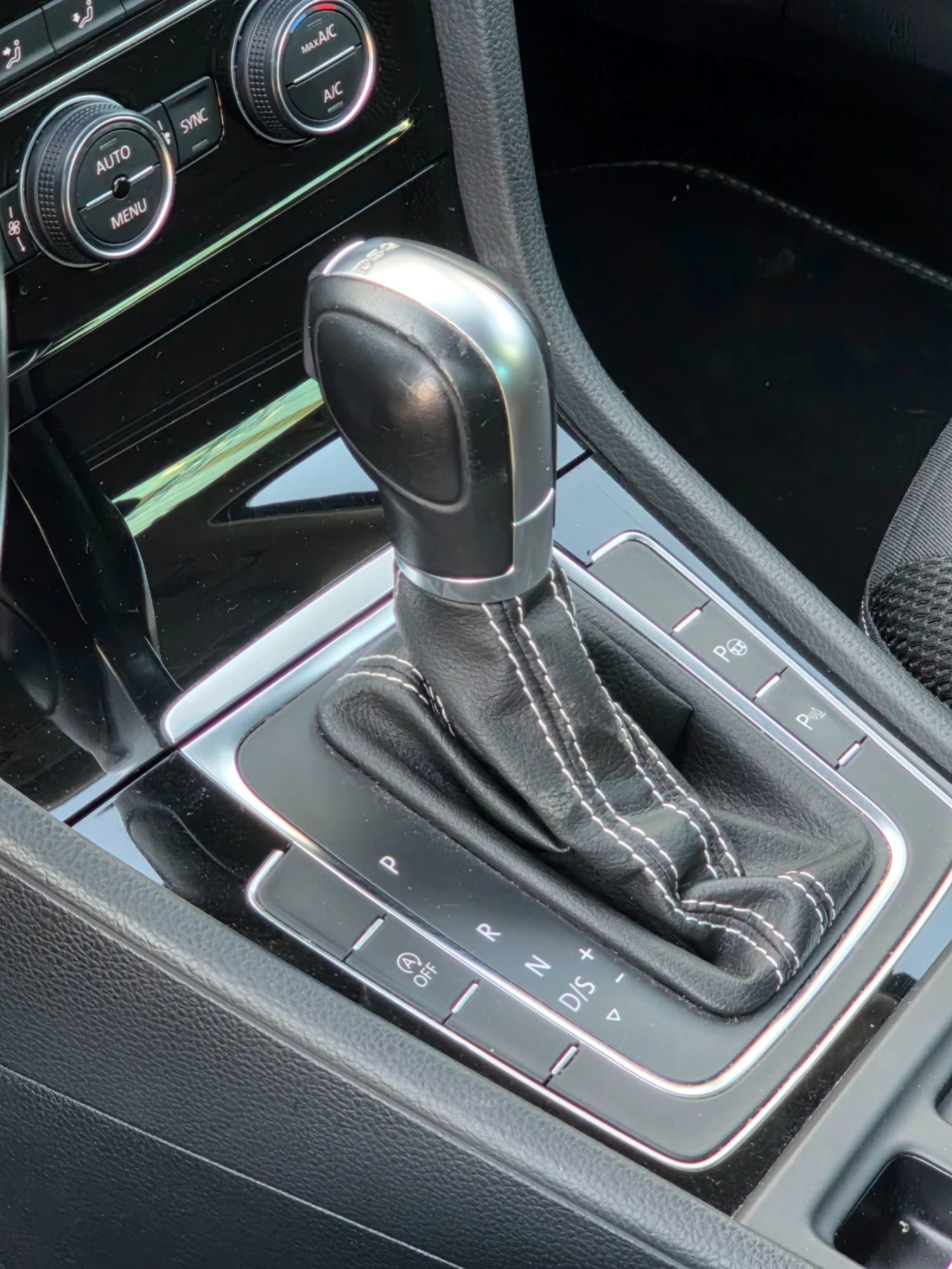 VW Golf Cup Edition 1.6tdi  DSG Bi Xenon Euro 6 | Mobile.bg � ����������� 16