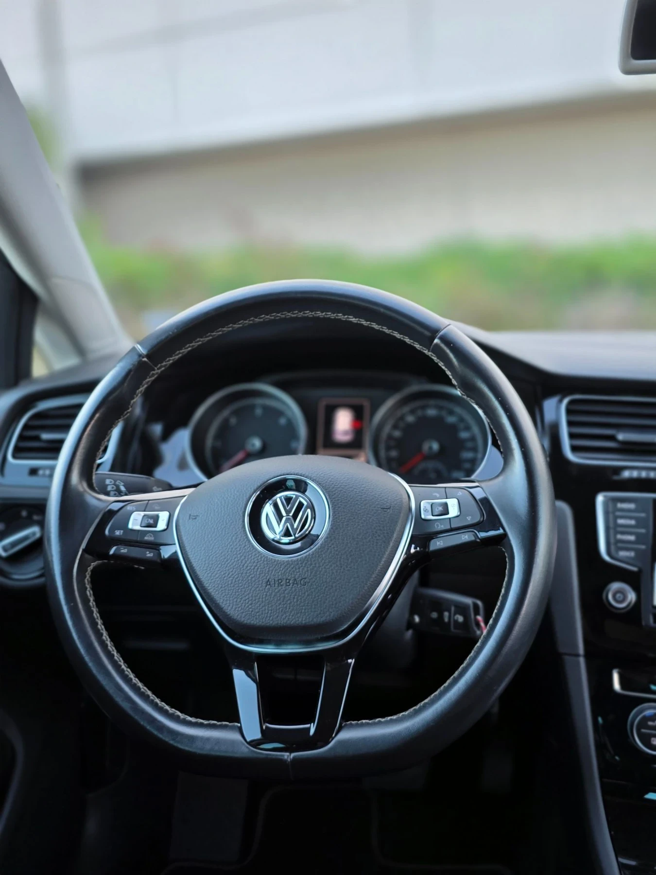 VW Golf Cup Edition 1.6tdi  DSG Bi Xenon Euro 6 | Mobile.bg � ����������� 13