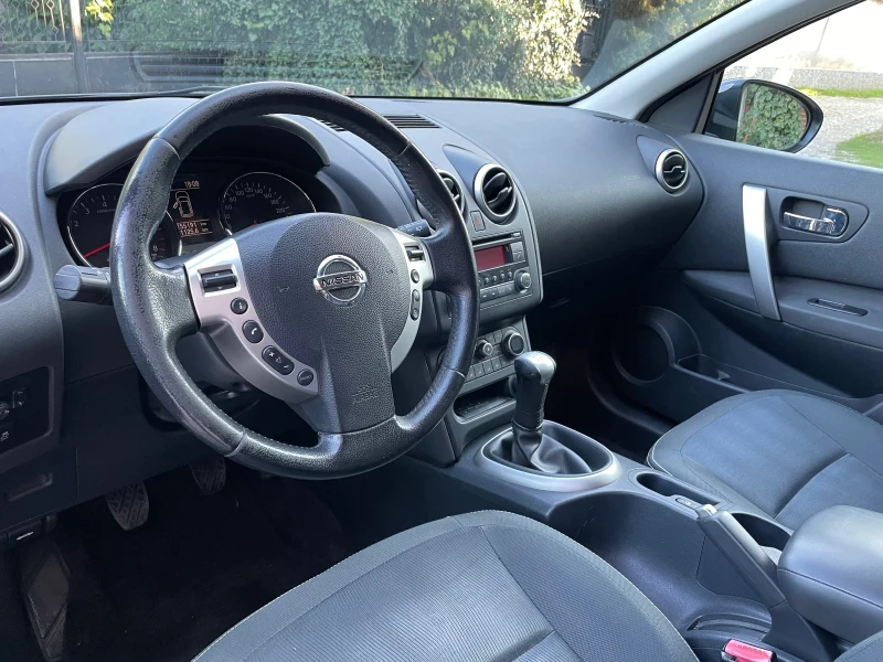 Nissan Qashqai 1.6 facelift, снимка 9 - Автомобили и джипове - 49263892