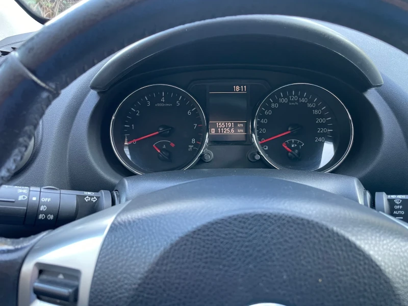 Nissan Qashqai 1.6 facelift, снимка 13 - Автомобили и джипове - 49263892