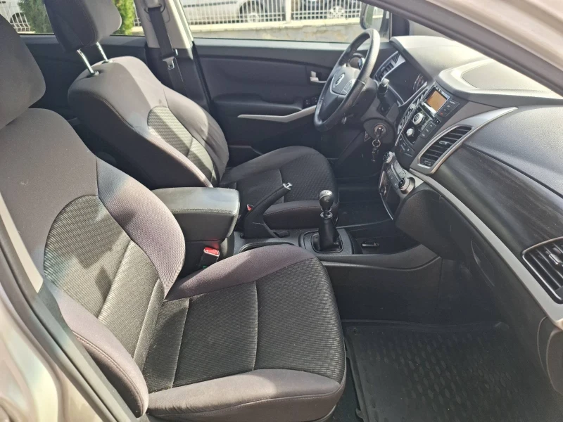 SsangYong Korando 2.0D 4WD, снимка 15 - Автомобили и джипове - 51352620