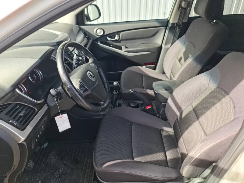 SsangYong Korando 2.0D 4WD, снимка 14 - Автомобили и джипове - 51352620