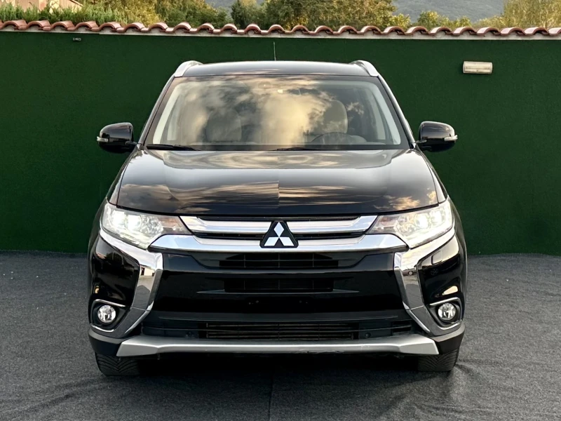 Mitsubishi Outlander Instyle 2.2Di-D 4WD Камера KeyLessGO 6+ 1, снимка 2 - Автомобили и джипове - 52483808
