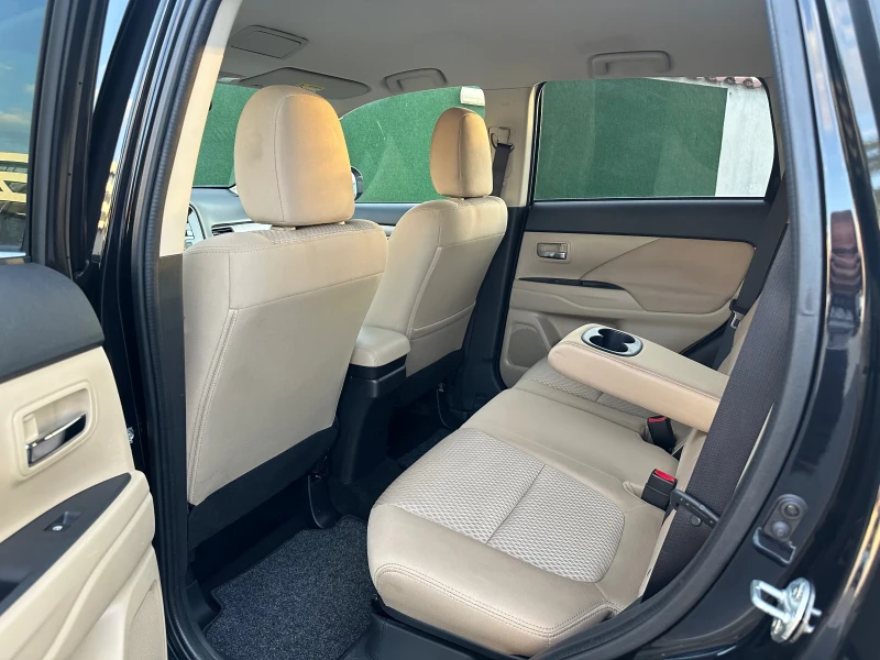 Mitsubishi Outlander Instyle 2.2Di-D 4WD Камера KeyLessGO 6+ 1, снимка 8 - Автомобили и джипове - 52483808