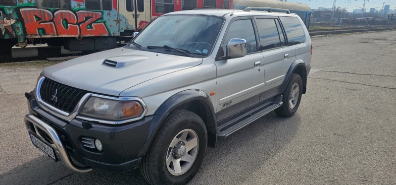 Mitsubishi Pajero sport 2.5 TDI, снимка 3 - Автомобили и джипове - 53468556