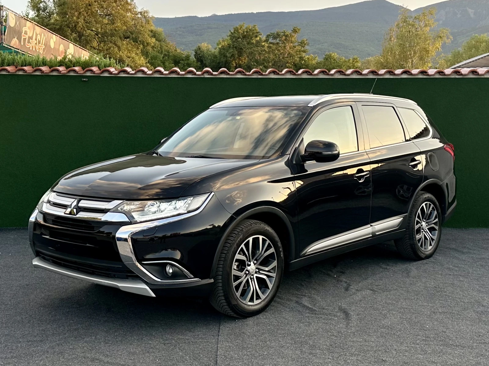 Mitsubishi Outlander Instyle 2.2Di-D 4WD Камера KeyLessGO 6+ 1, снимка 1