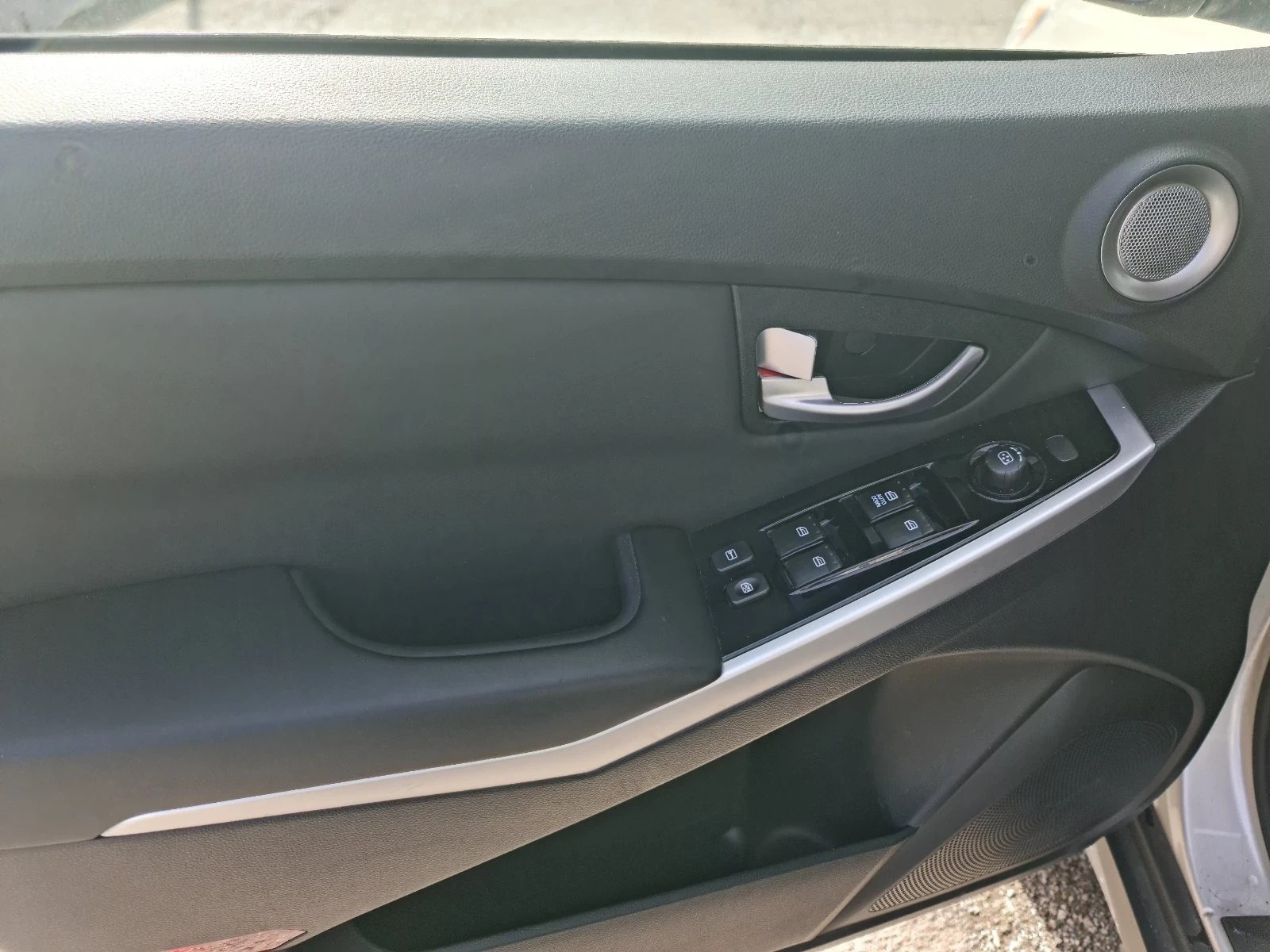 SsangYong Korando 2.0D 4WD | Mobile.bg — изображение 12