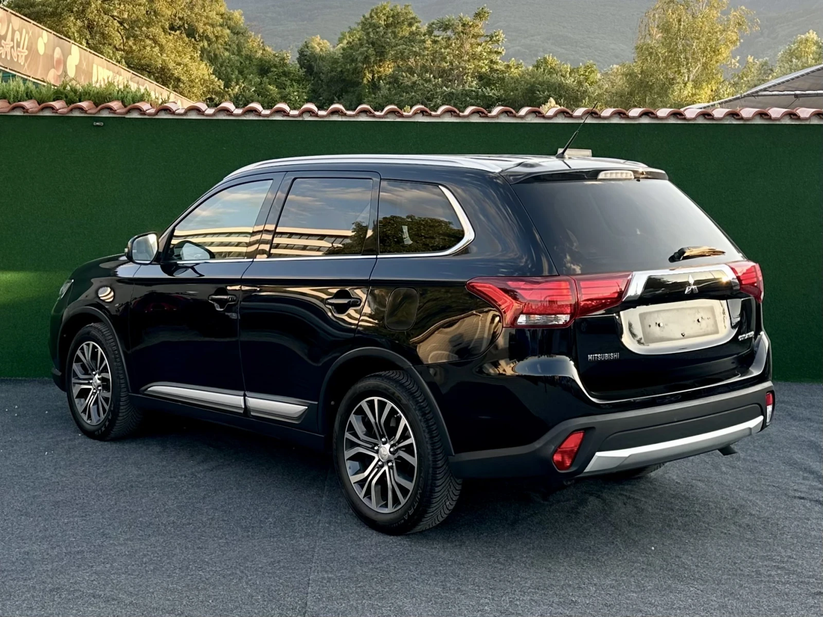 Mitsubishi Outlander Instyle 2.2Di-D 4WD Камера KeyLessGO 6+ 1 - изображение 5