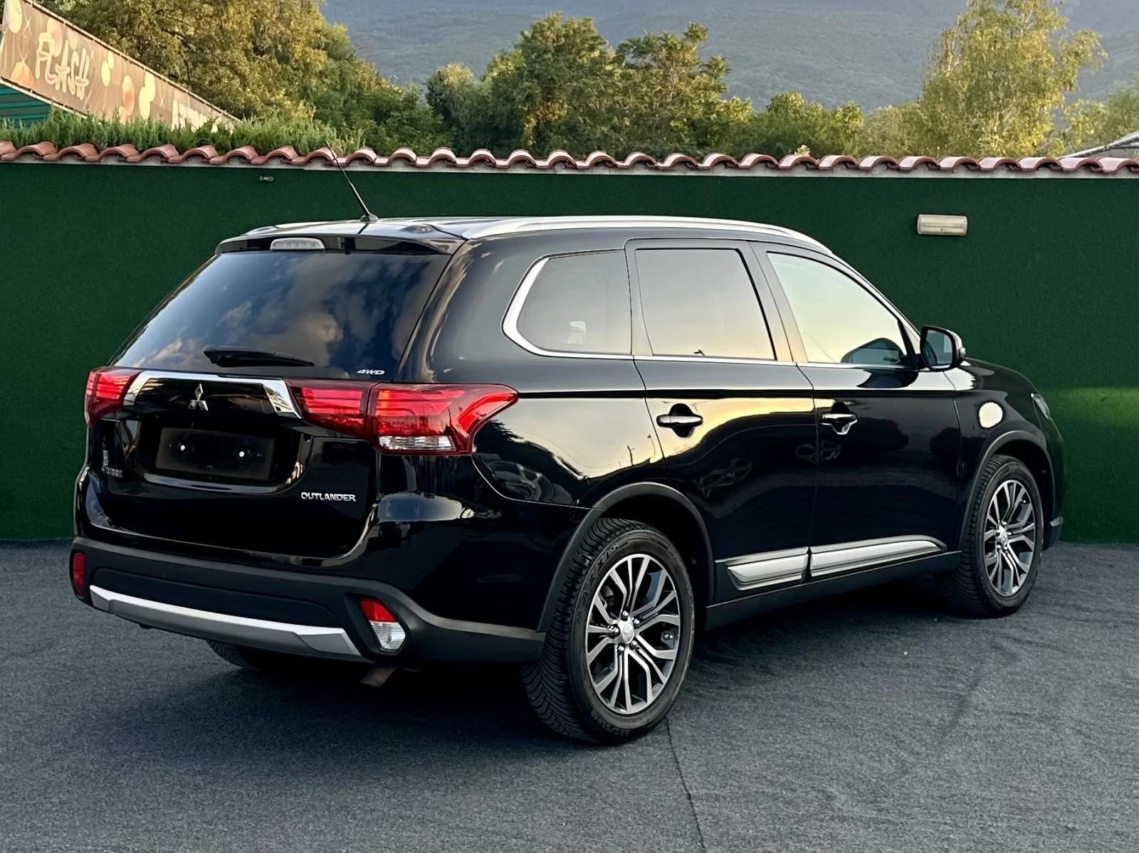Mitsubishi Outlander Instyle 2.2Di-D 4WD Камера KeyLessGO 6+ 1 - изображение 4