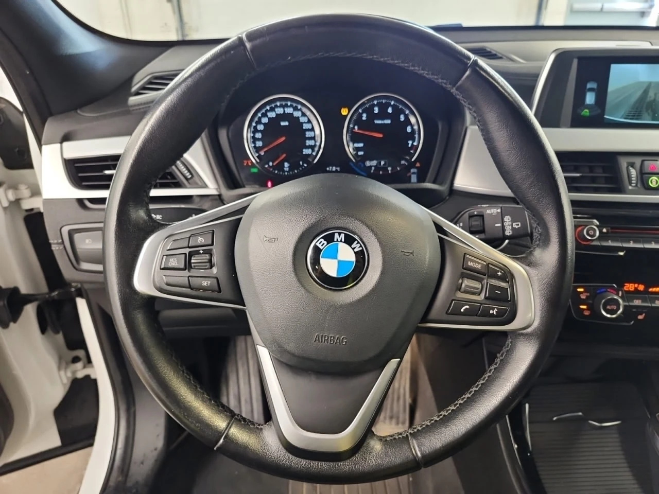 BMW X2 * АВТО КРЕДИТ* ЦЕНА ДО БГ * Сервизна история *  - изображение 9