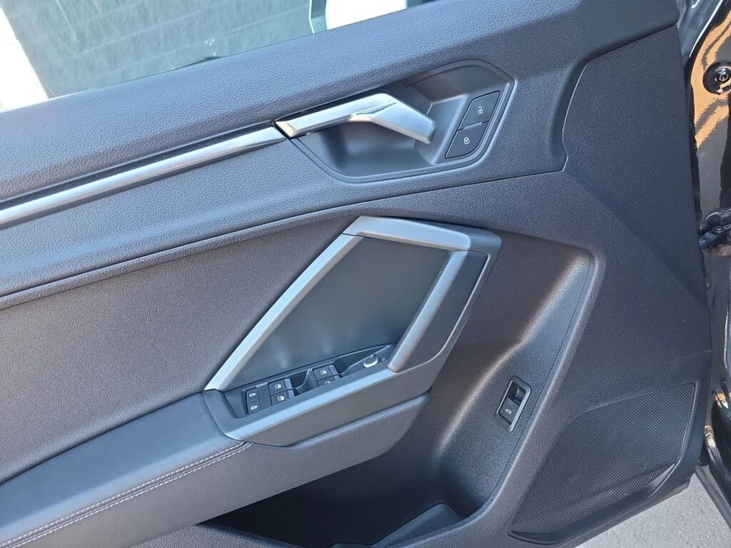 Audi Q3 quattro Premium Plus S Line АвтоКредит * ЦЕНА ДО Б, снимка 15 - Автомобили и джипове - 53986369