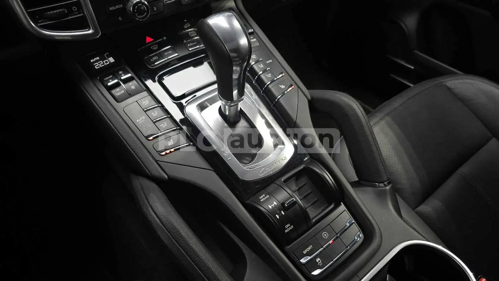 Porsche Cayenne 3.6 AWD| КАМЕРА| ПАНОРАМА| ПОДГРЕВ| ВКЛ.ТЕХНОТЕСТ, снимка 8 - Автомобили и джипове - 54834778